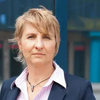 Isabell Mader – ISO 42001-Dozentin und KI-Strategin